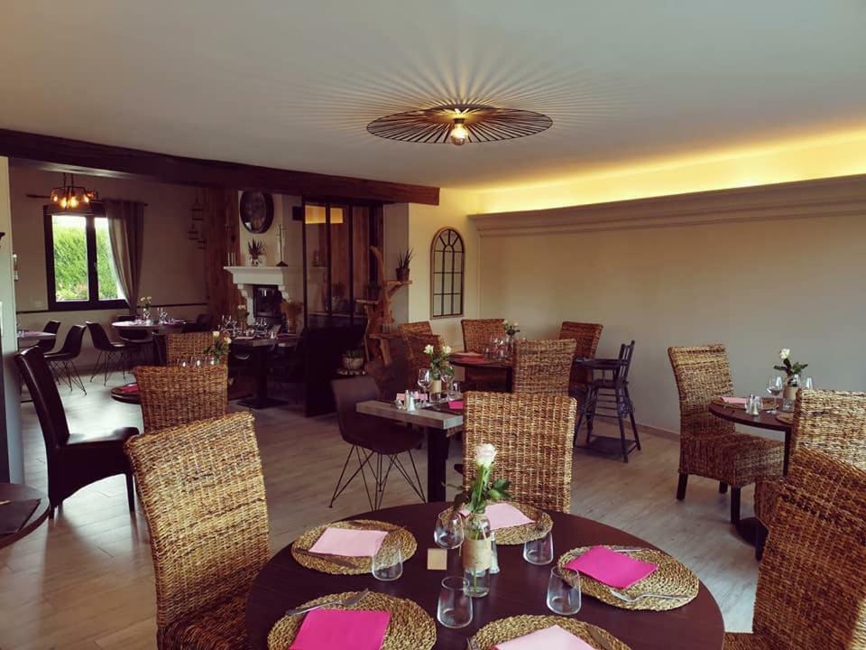 Auberge Saint-Jean Villequier-Aumont Buitenkant foto